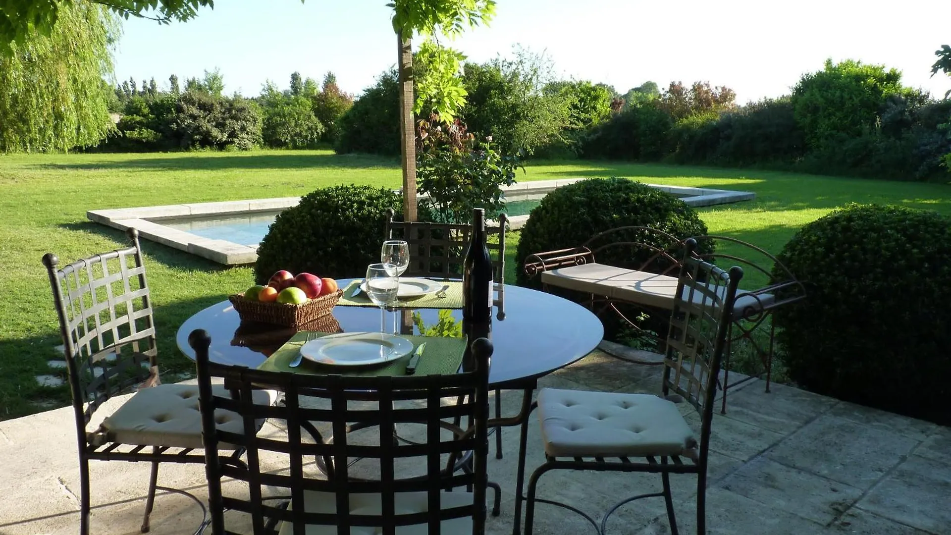 Les Gites Du Domaine De Rhodes Avignon 0*,  France