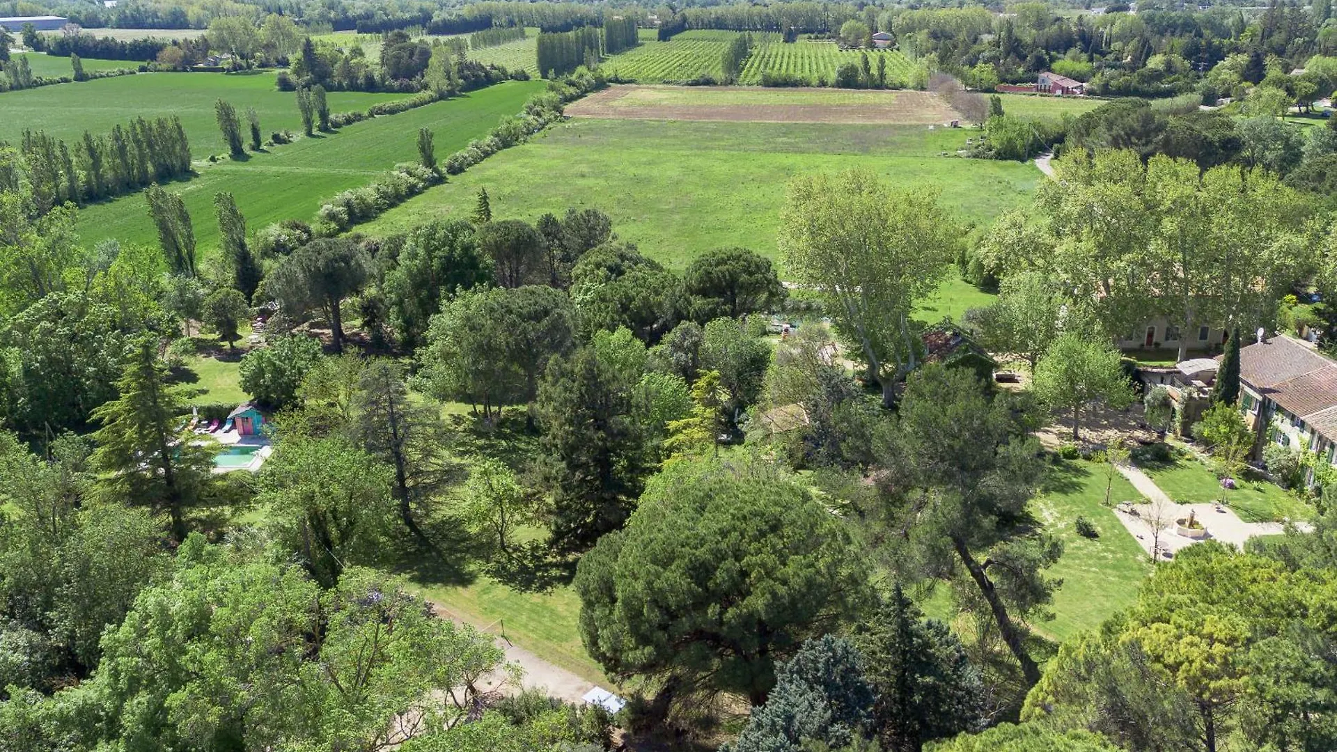 Holiday home Les Gites Du Domaine De Rhodes Avignon France