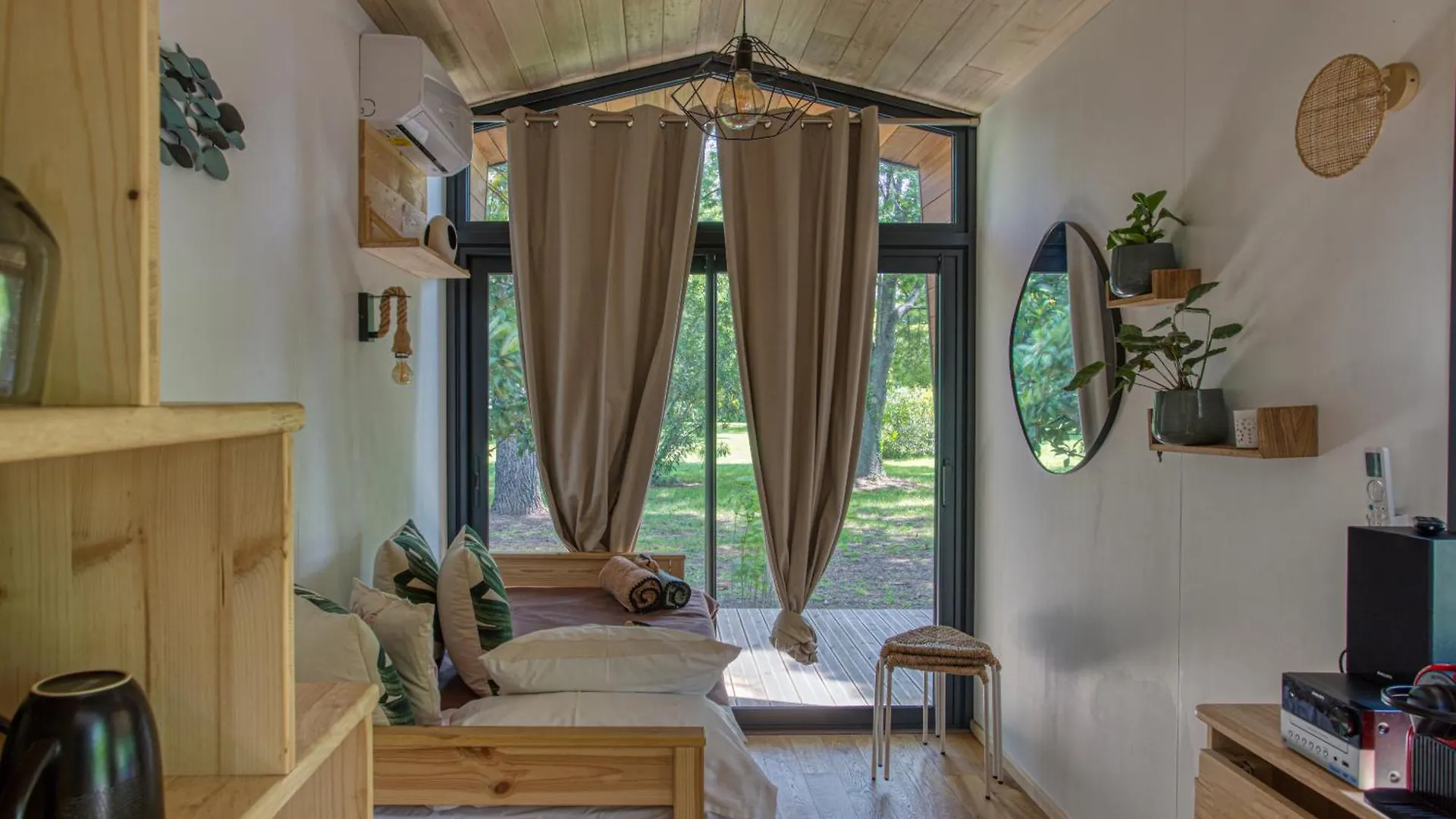 Holiday home Les Gites Du Domaine De Rhodes Avignon
