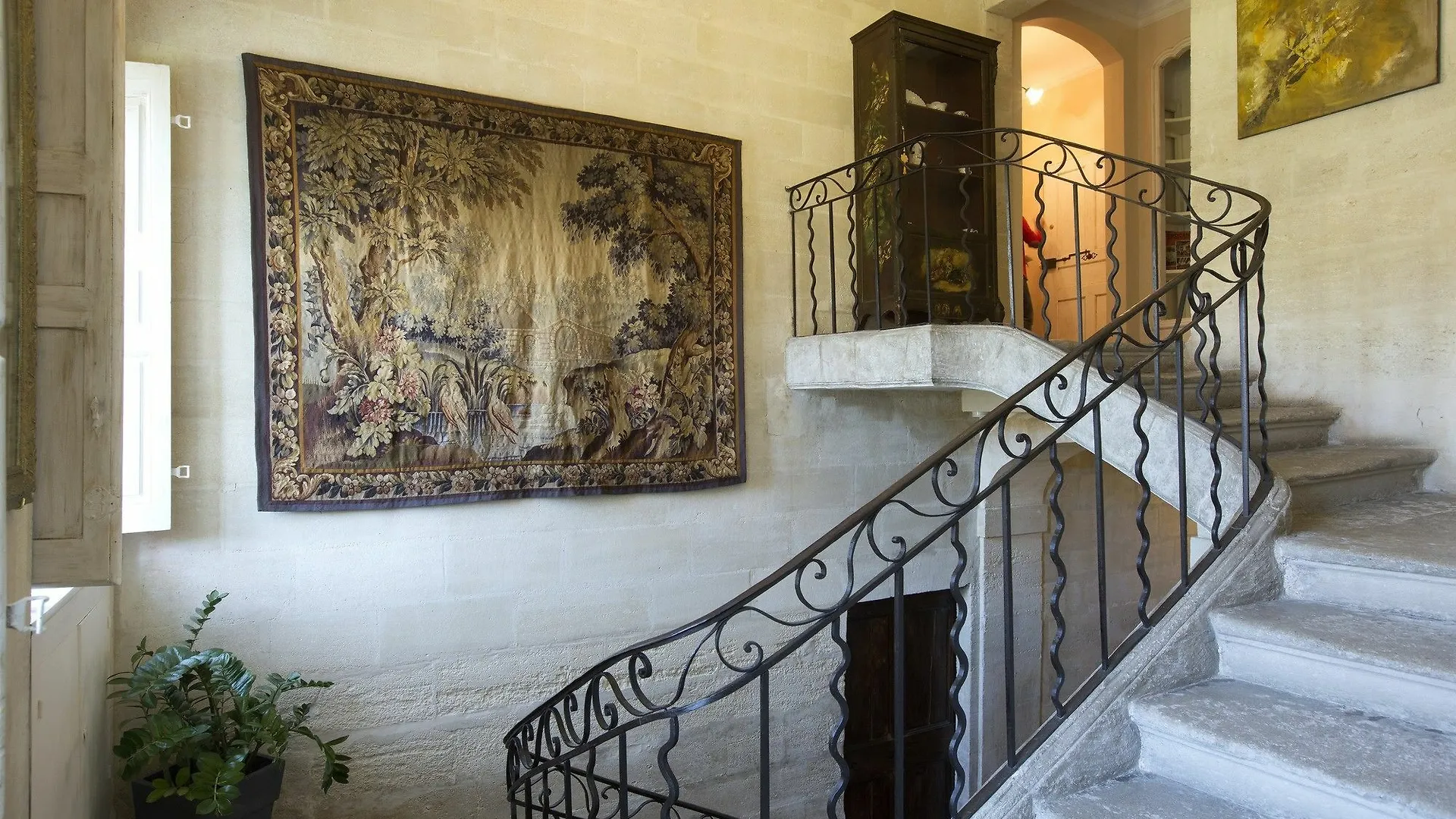 Holiday home Les Gites Du Domaine De Rhodes Avignon