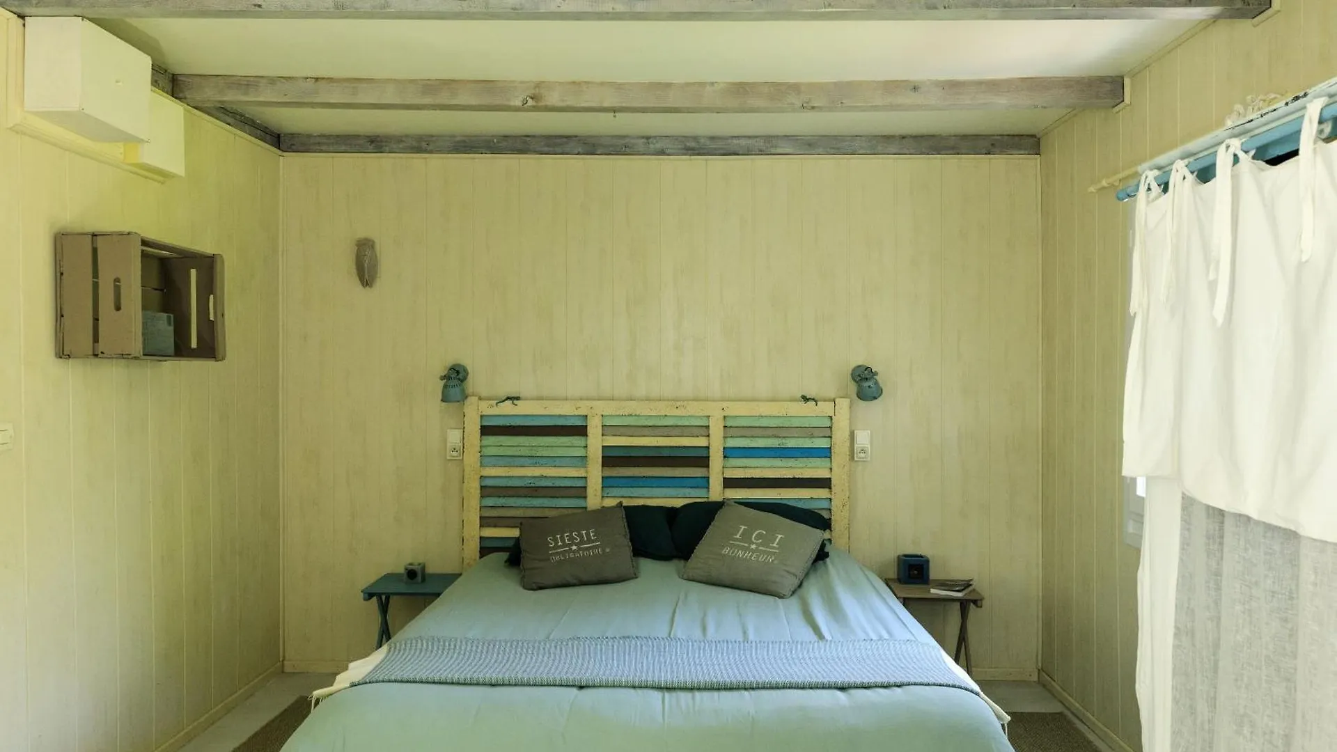 Holiday home Les Gites Du Domaine De Rhodes Avignon