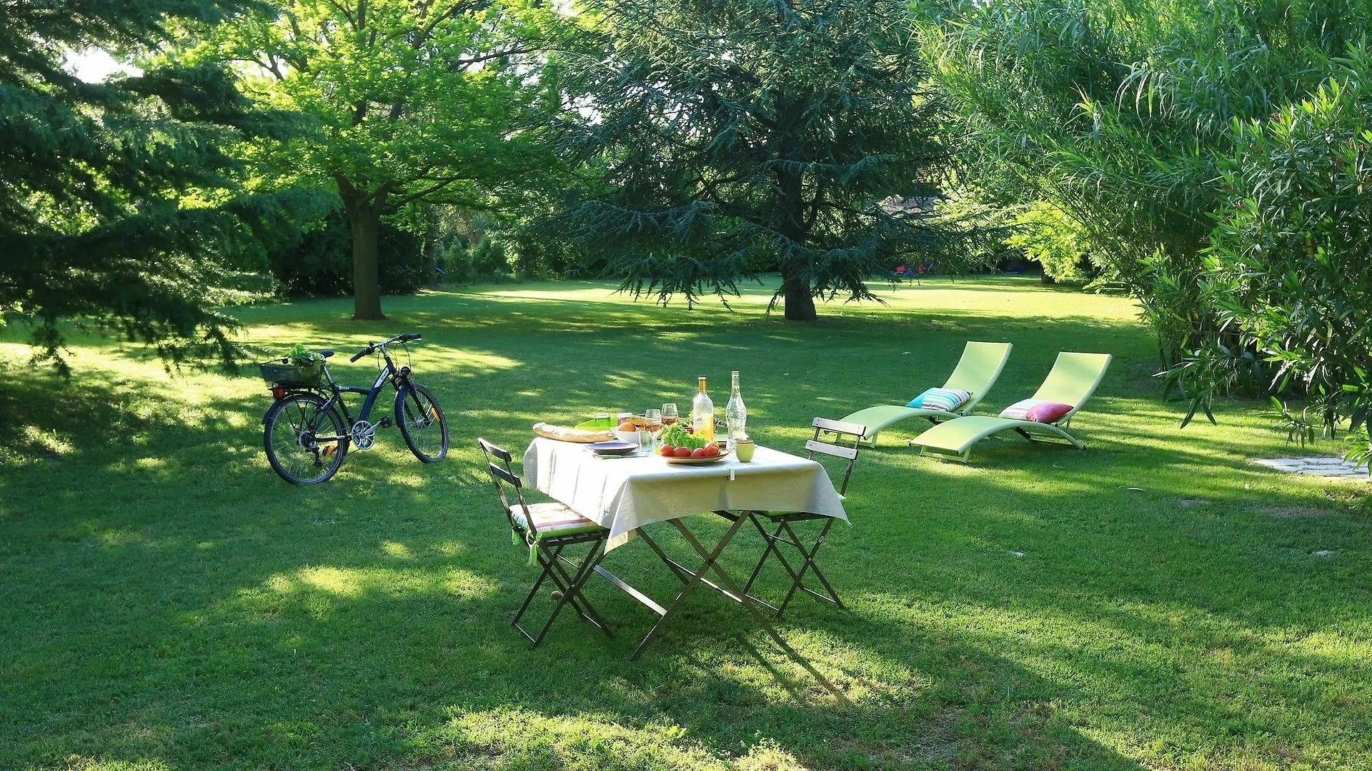 Les Gites Du Domaine De Rhodes Avignon France