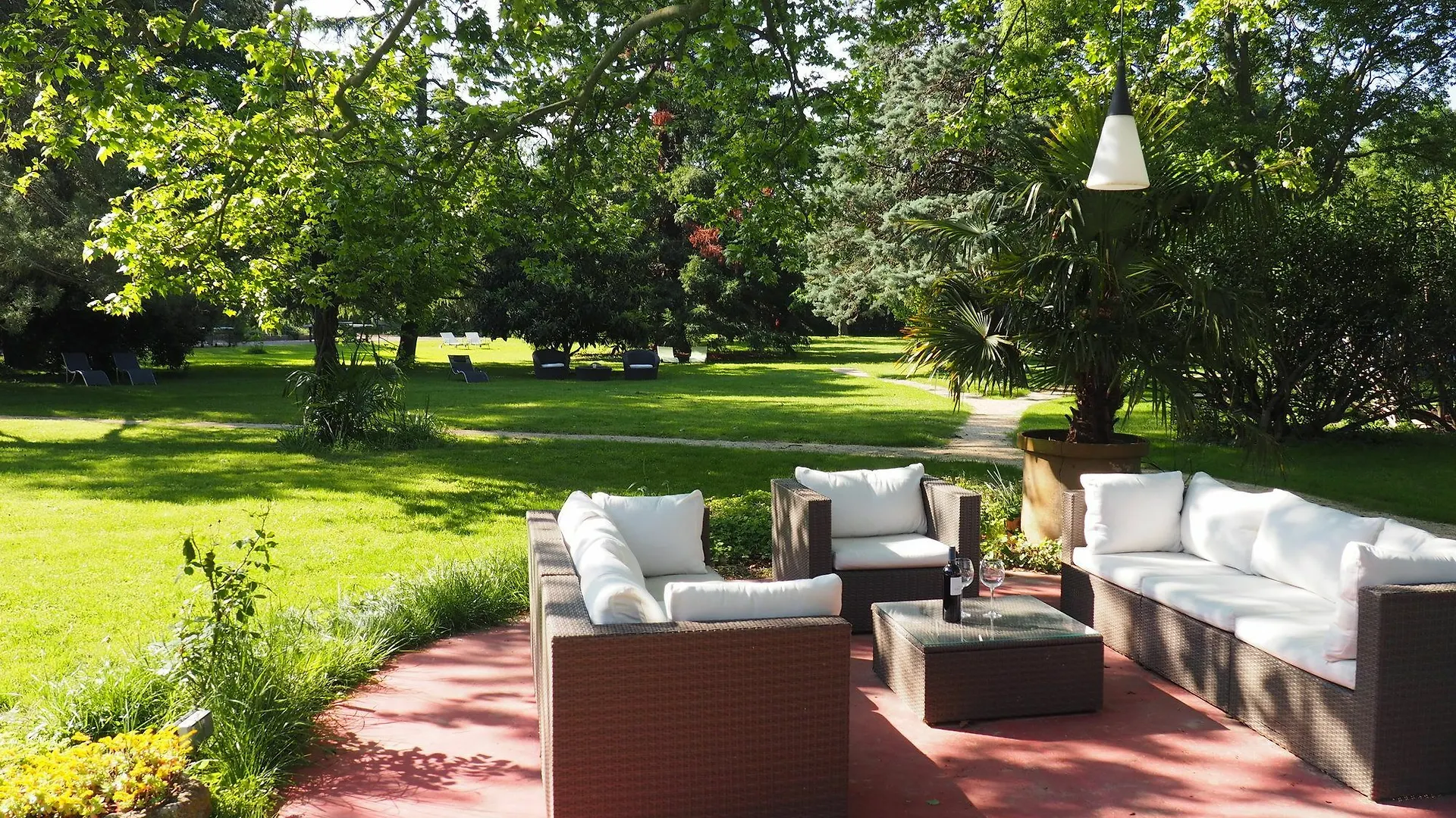 Les Gites Du Domaine De Rhodes Avignon 0*,
